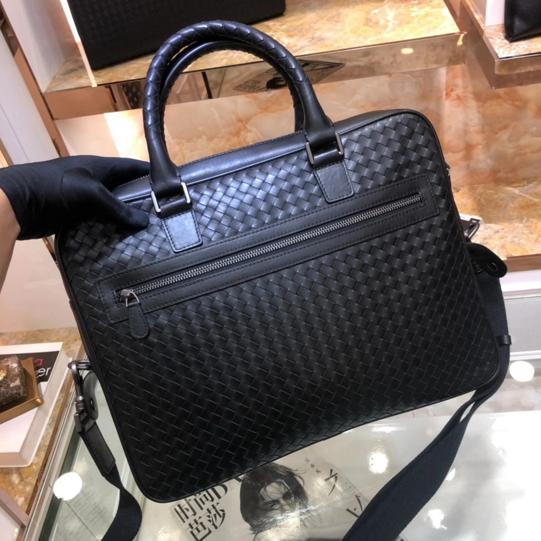 Bottega Veneta AAA Man Handbags Versatile 7609