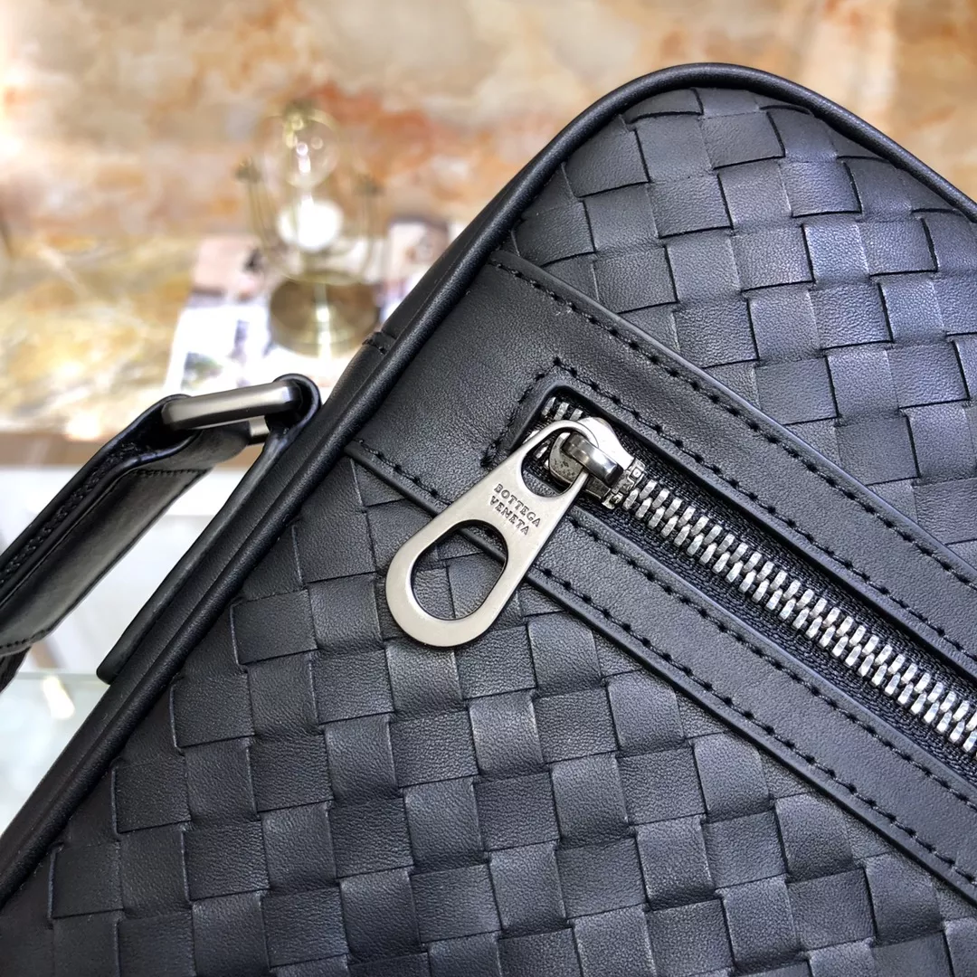 Bottega Veneta AAA Man Messenger Bags Bright 2520