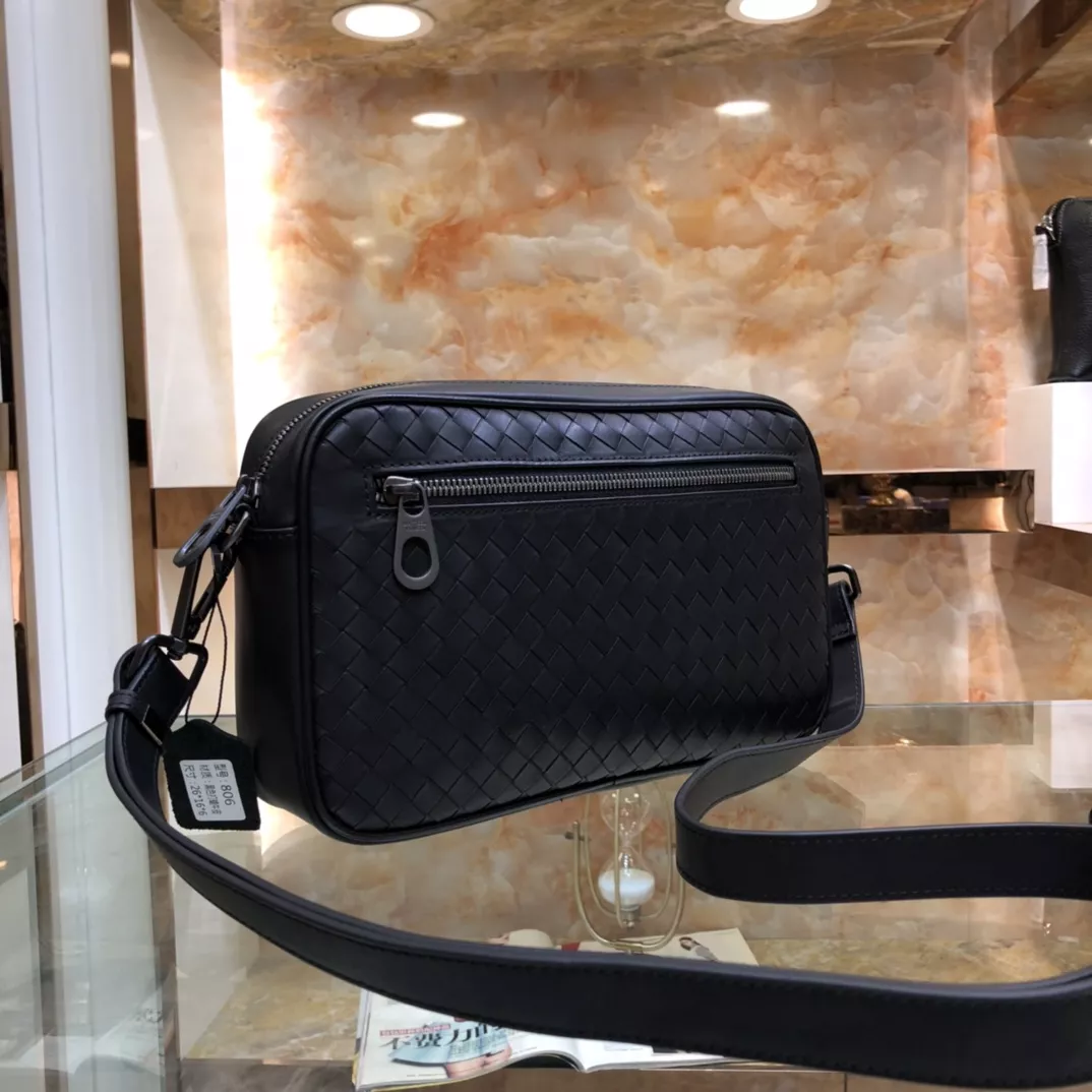 Bottega Veneta AAA Man Messenger Bags DailyWear 702