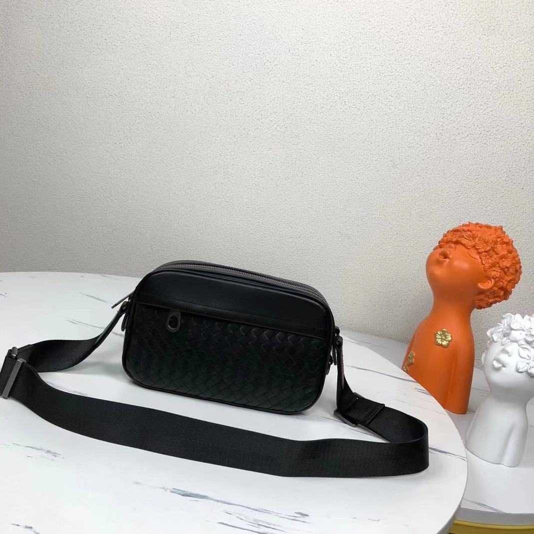 Bottega Veneta AAA Man Messenger Bags Minimalist 4801