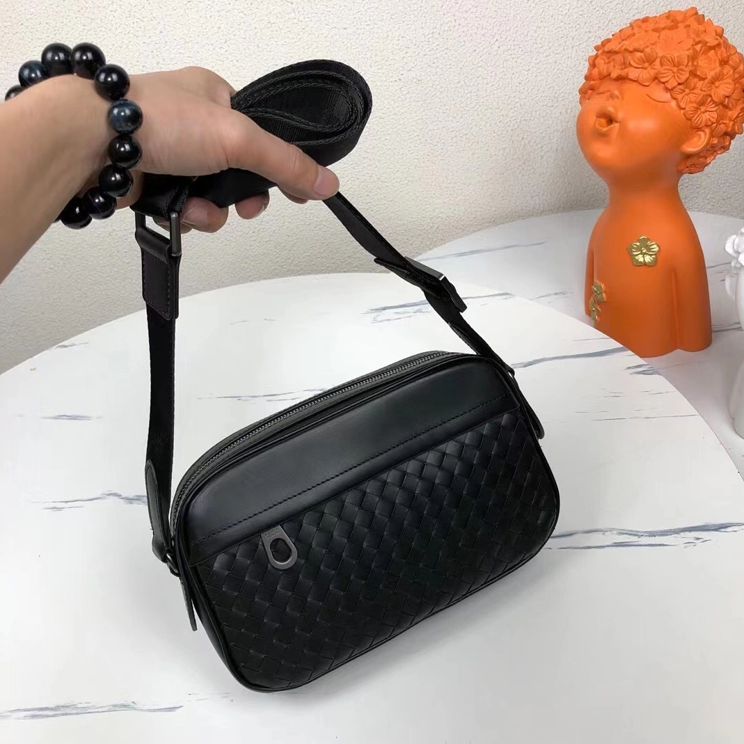 Bottega Veneta AAA Man Messenger Bags Minimalist 4801
