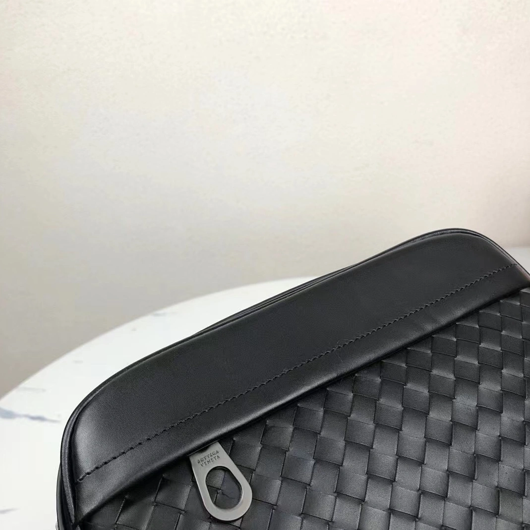 Bottega Veneta AAA Man Messenger Bags Minimalist 4801