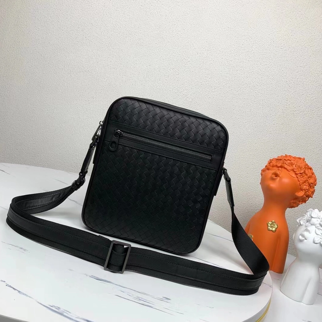 Bottega Veneta AAA Man Messenger Bags ModernLook 3609