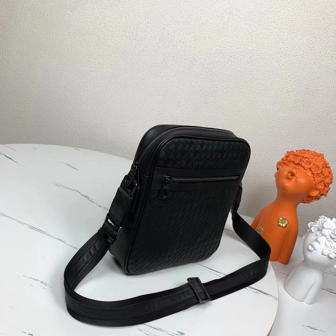 Bottega Veneta AAA Man Messenger Bags ModernLook 3609