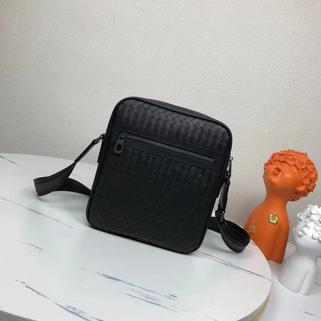 Bottega Veneta AAA Man Messenger Bags ModernLook 3609