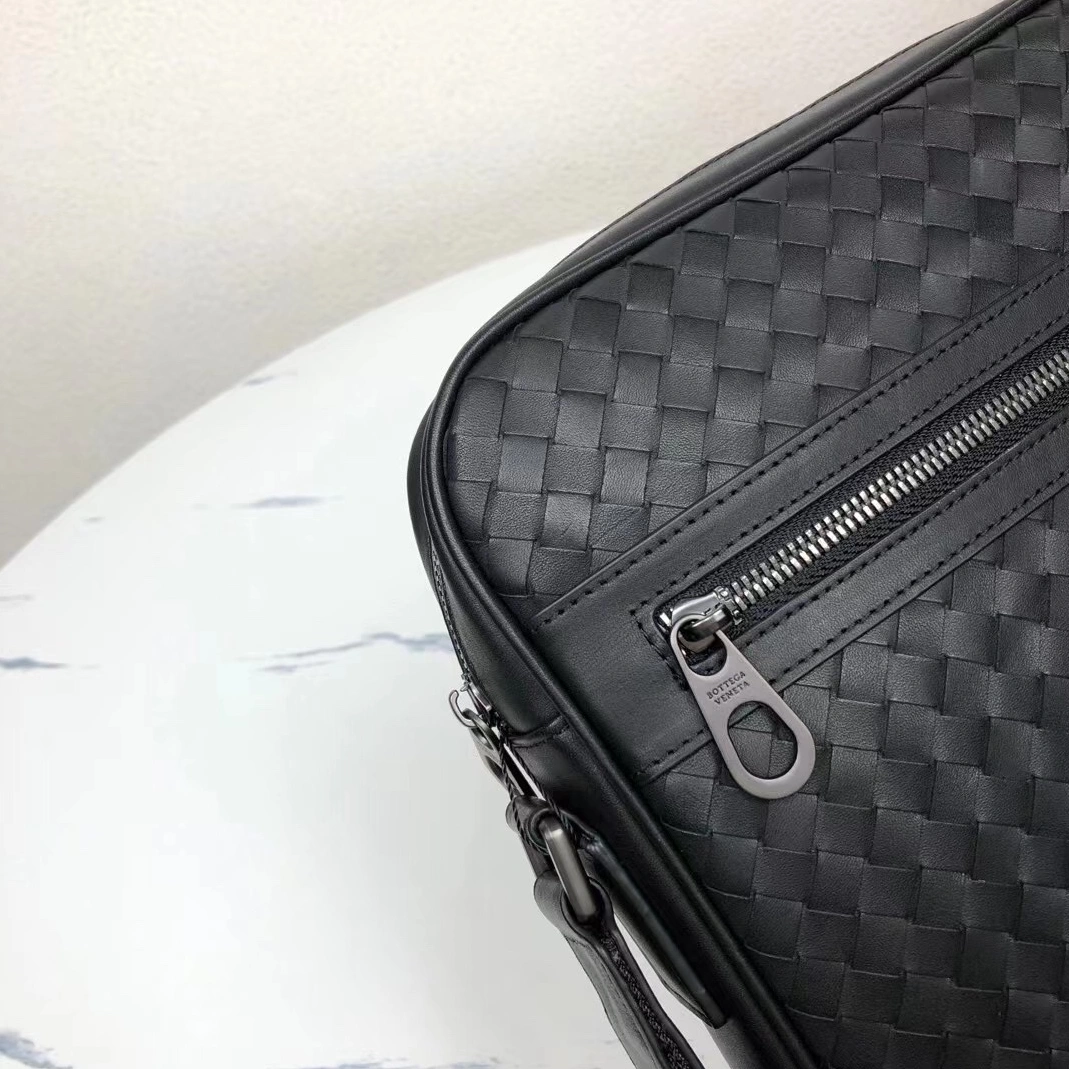 Bottega Veneta AAA Man Messenger Bags ModernLook 3609