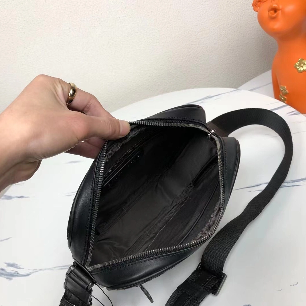 Bottega Veneta AAA Man Messenger Bags ModernLook 3609
