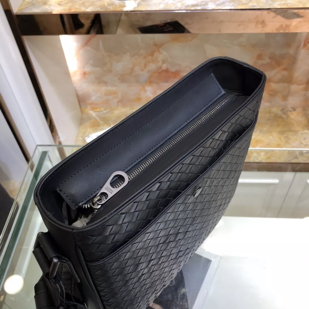 Bottega Veneta AAA Man Messenger Bags Reliable 8134