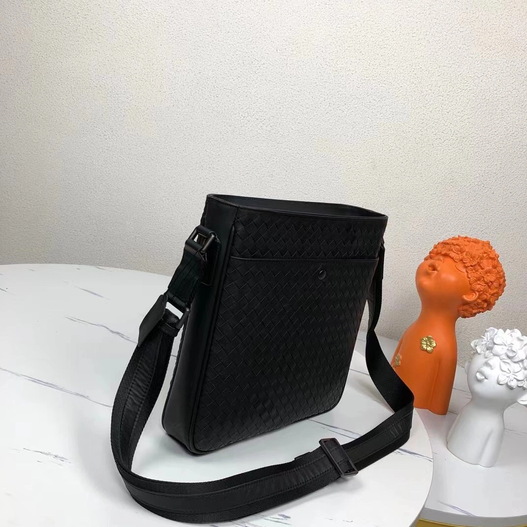 Bottega Veneta AAA Man Messenger Bags TopPick 9316