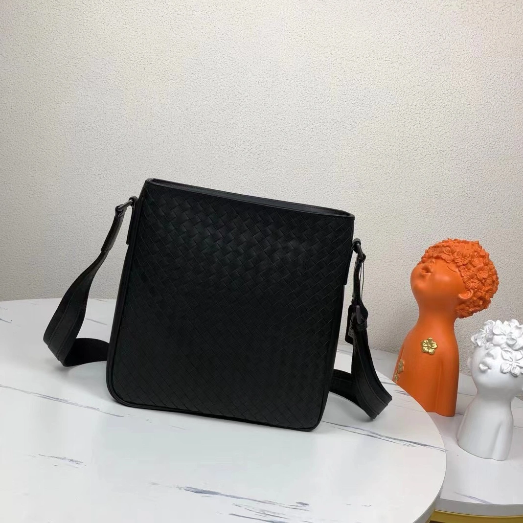 Bottega Veneta AAA Man Messenger Bags TopPick 9316
