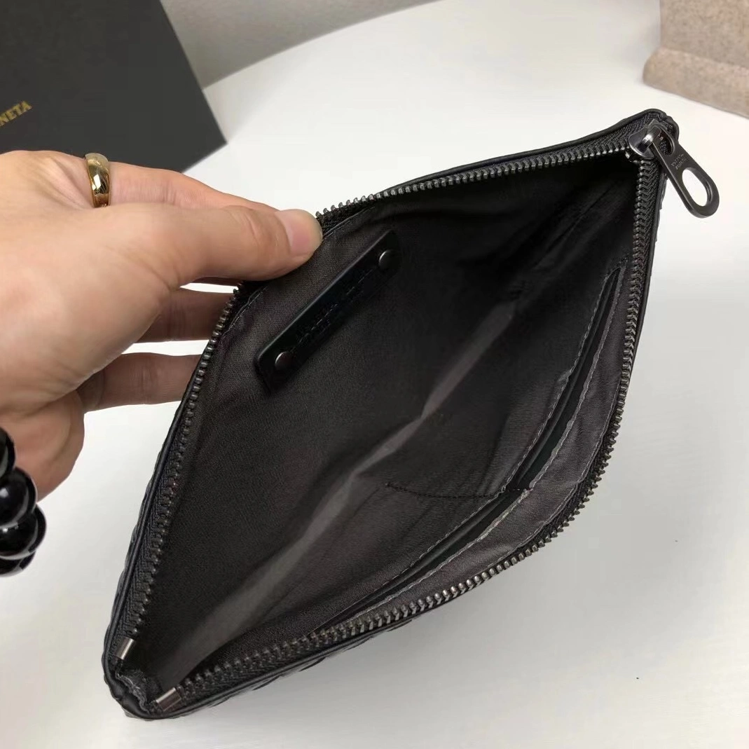 Bottega Veneta AAA Man Wallets Lightweight 329
