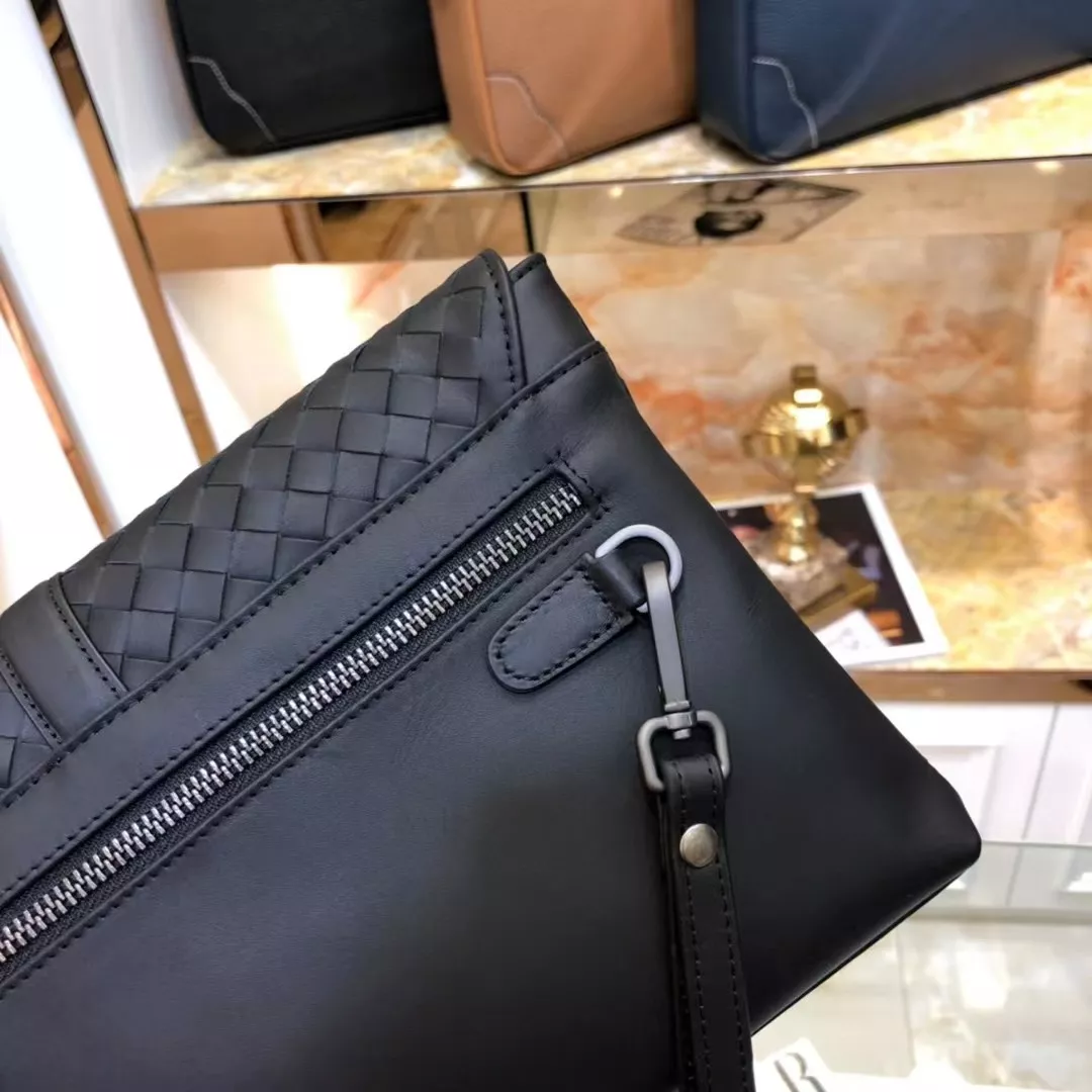 Bottega Veneta AAA Man Wallets Practical 6908