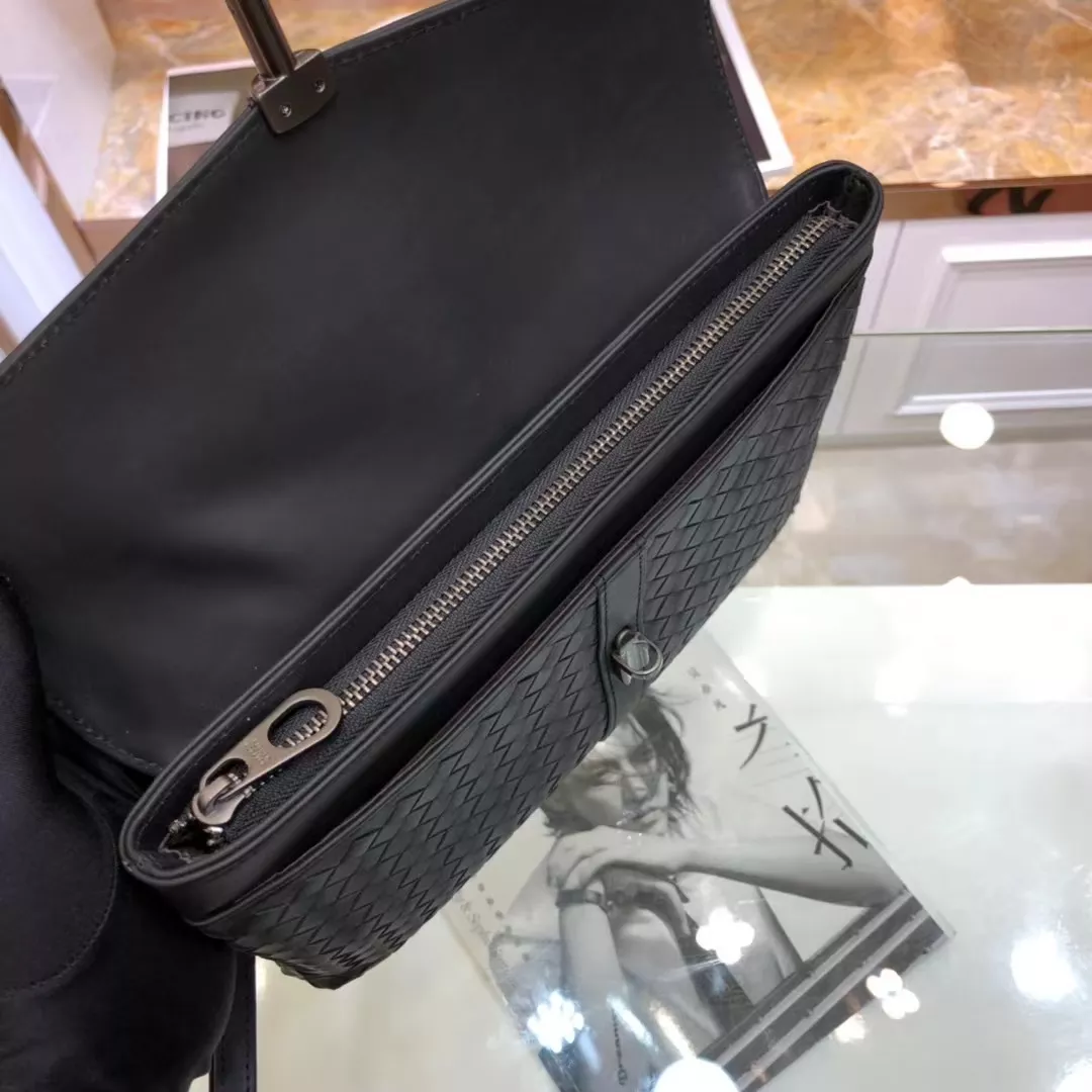 Bottega Veneta AAA Man Wallets Practical 6908