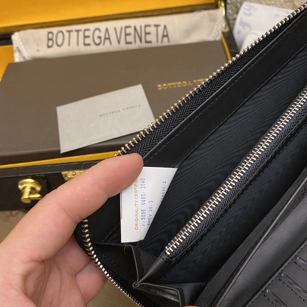 Bottega Veneta AAA Man Wallets Versatile 2668