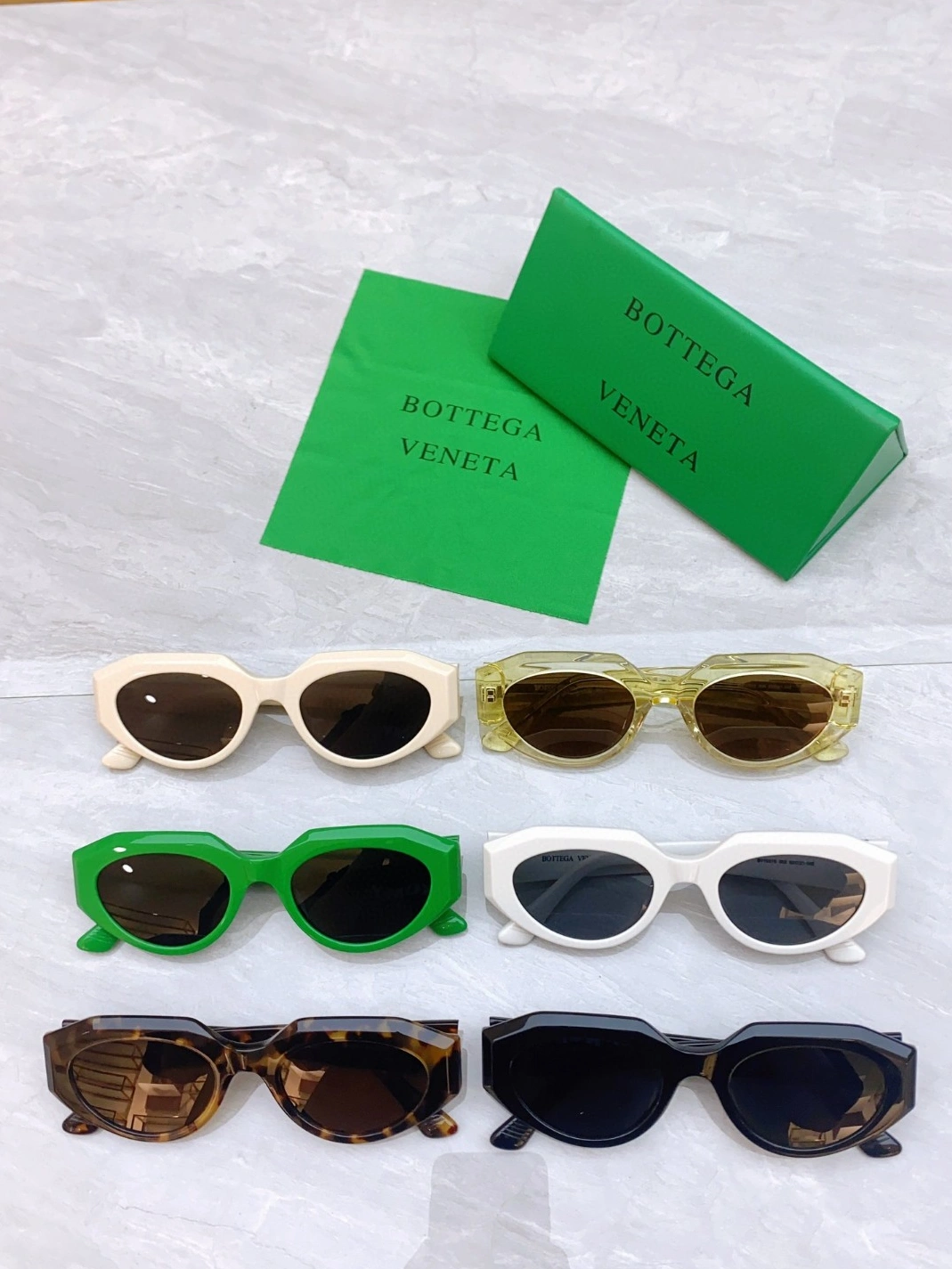Bottega Veneta AAA Quality Sunglasses Breathable 4028