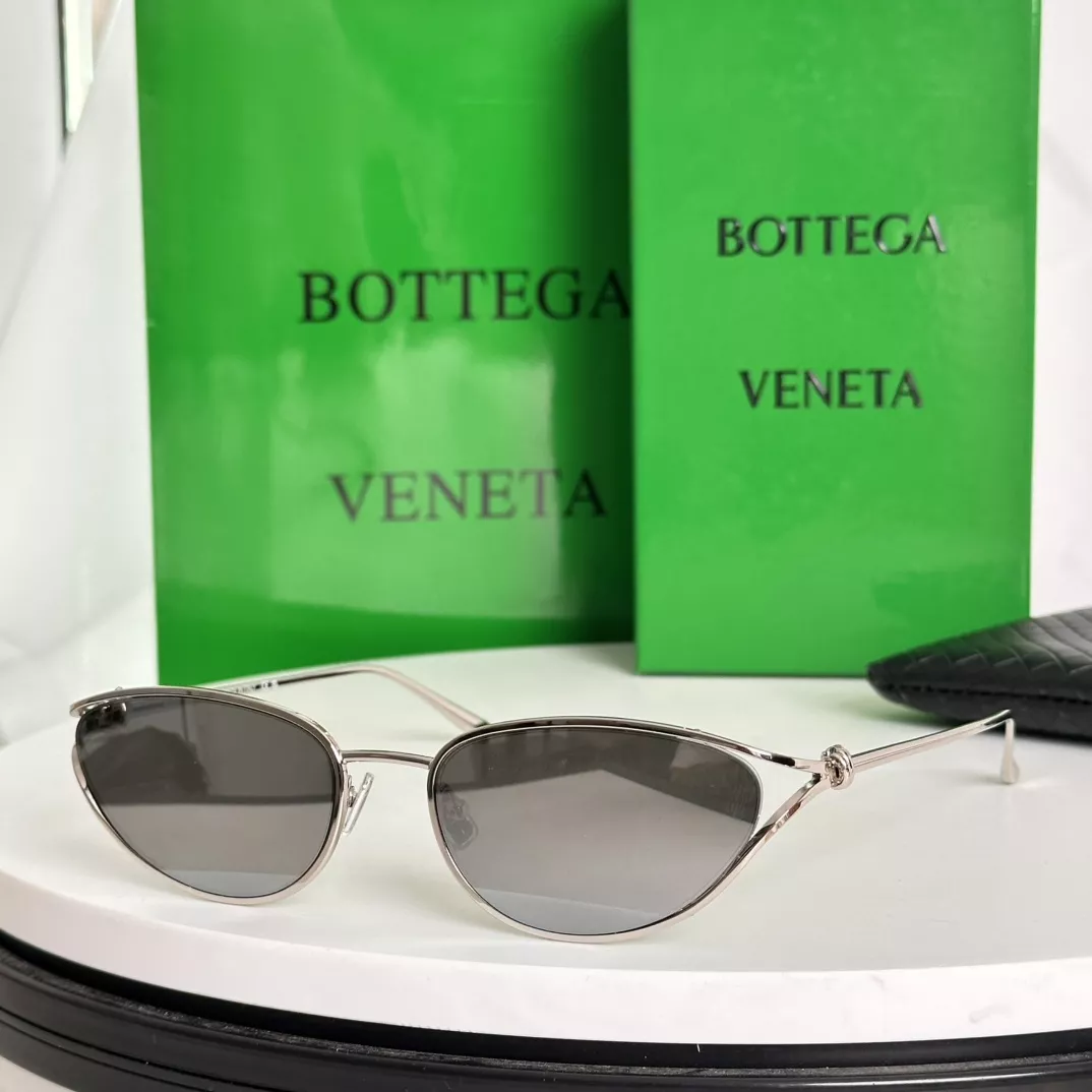 Bottega Veneta AAA Quality Sunglasses Breathable 8521