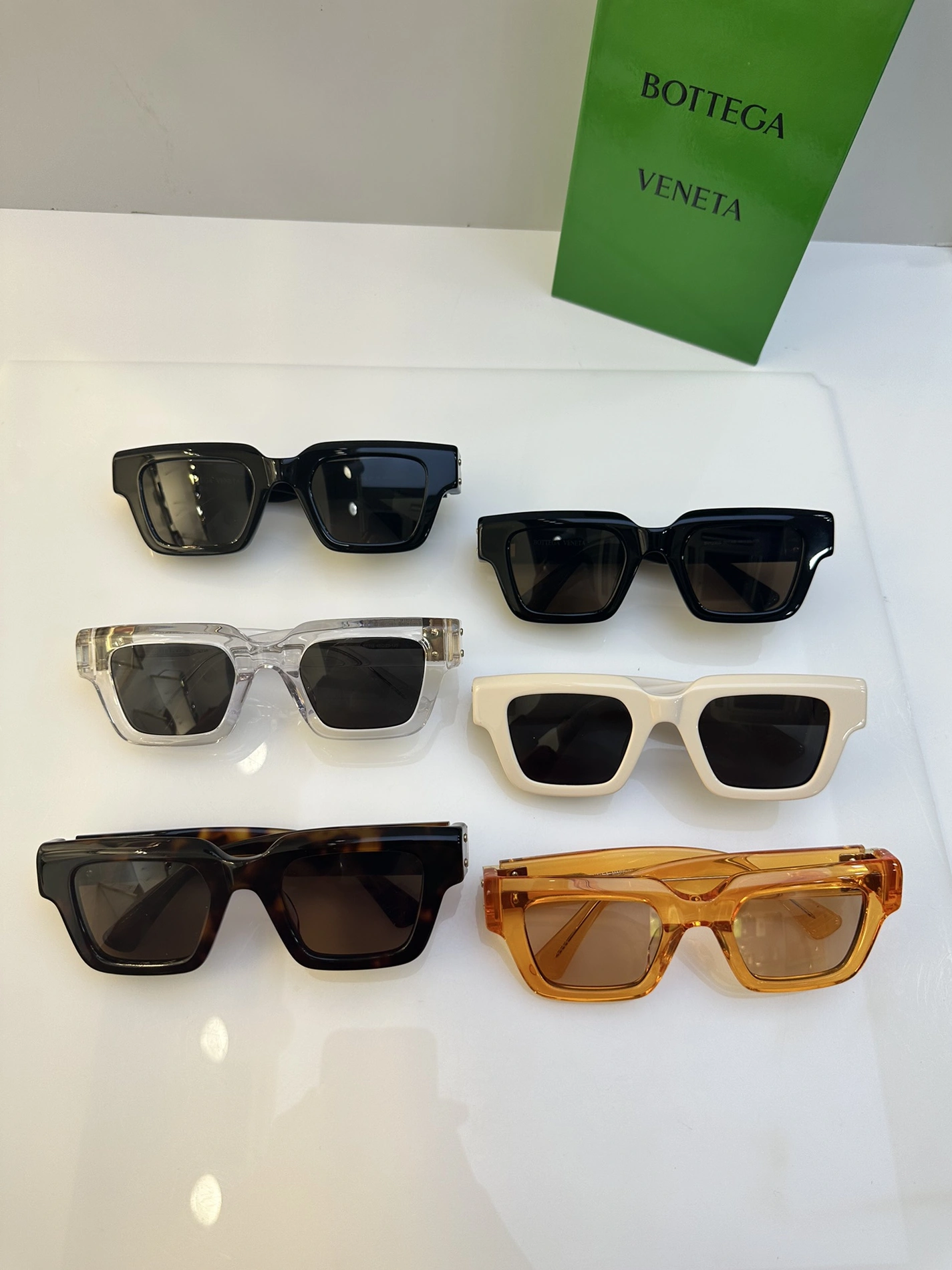 Bottega Veneta AAA Quality Sunglasses Classic 9523