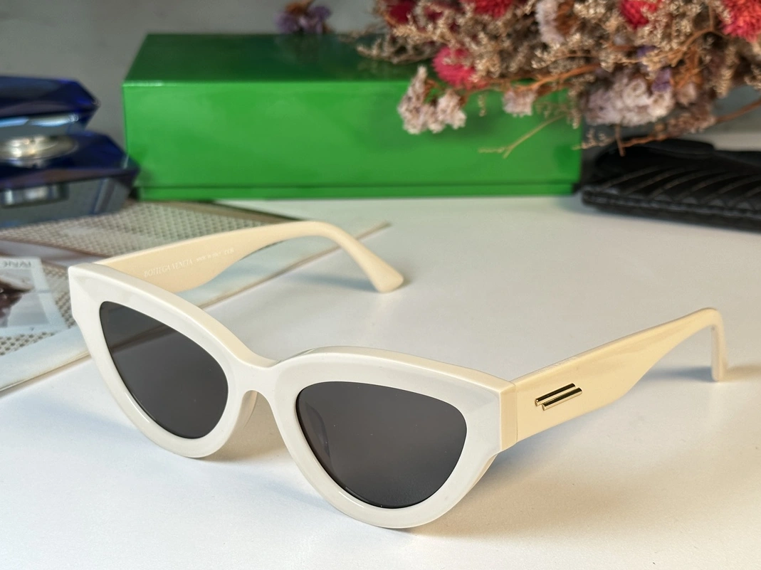 Bottega Veneta AAA Quality Sunglasses Compact 4807