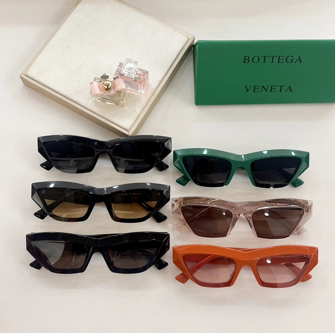 Bottega Veneta AAA Quality Sunglasses Elegant 4979