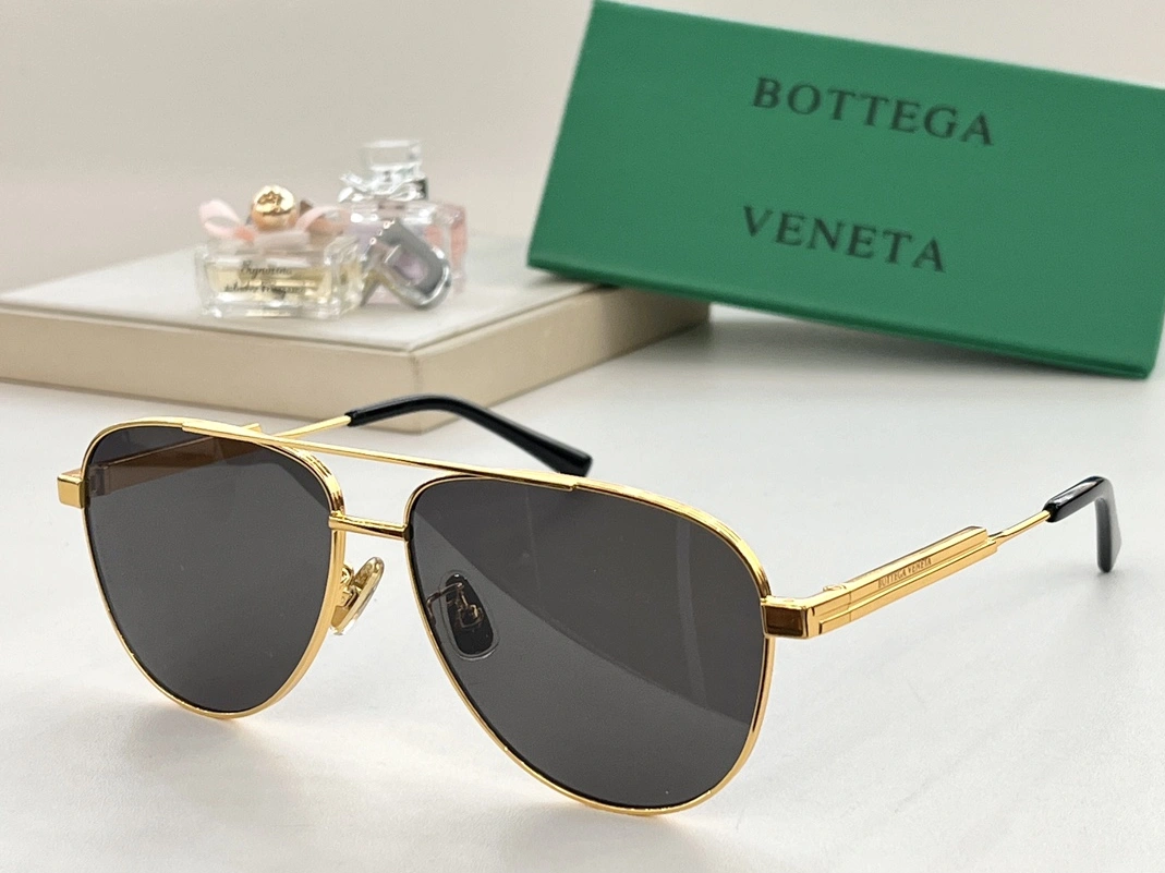Bottega Veneta AAA Quality Sunglasses Elegant 5905