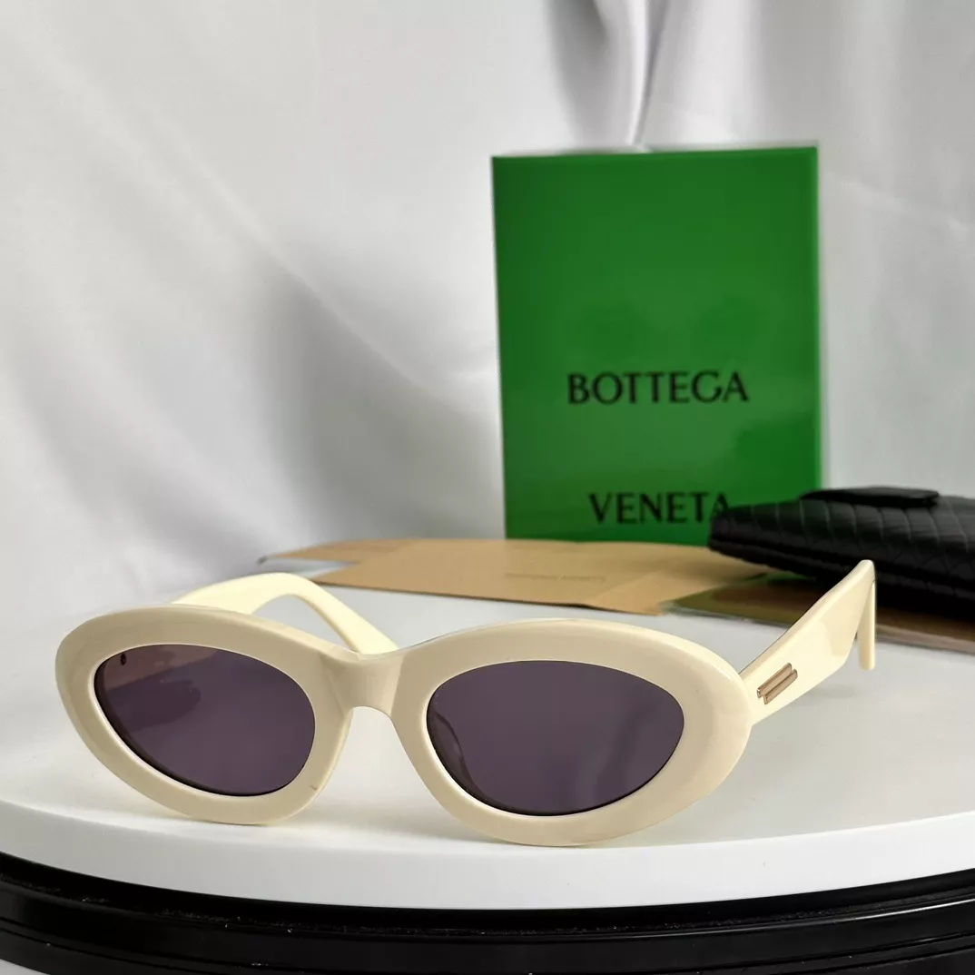 Bottega Veneta AAA Quality Sunglasses EyeCatching 905
