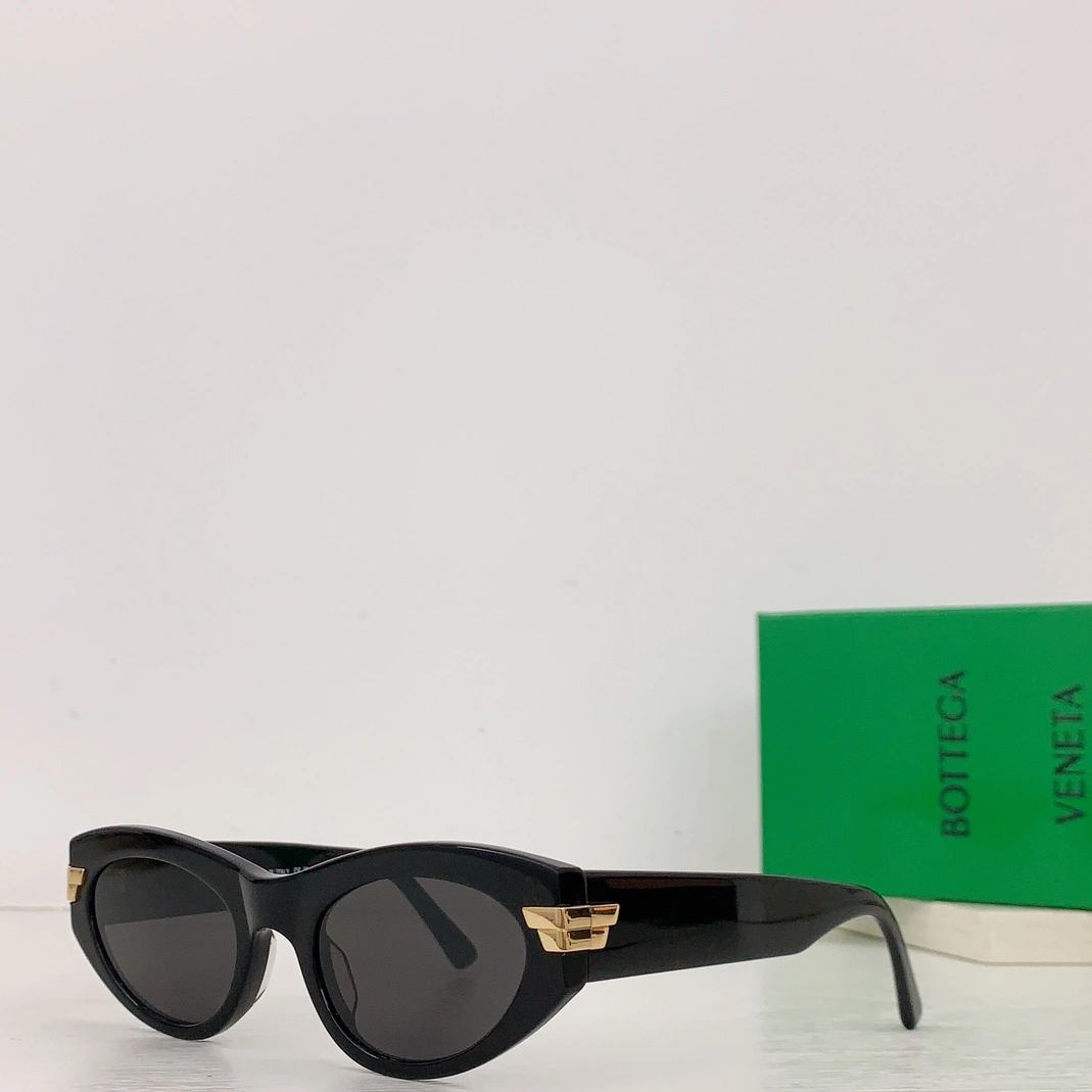 Bottega Veneta AAA Quality Sunglasses Fashionable 3022