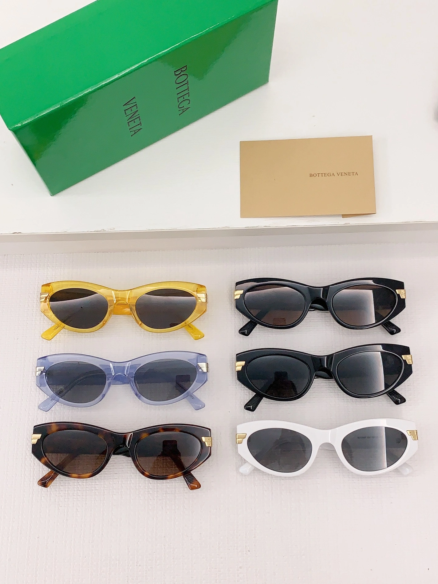Bottega Veneta AAA Quality Sunglasses Fashionable 3022