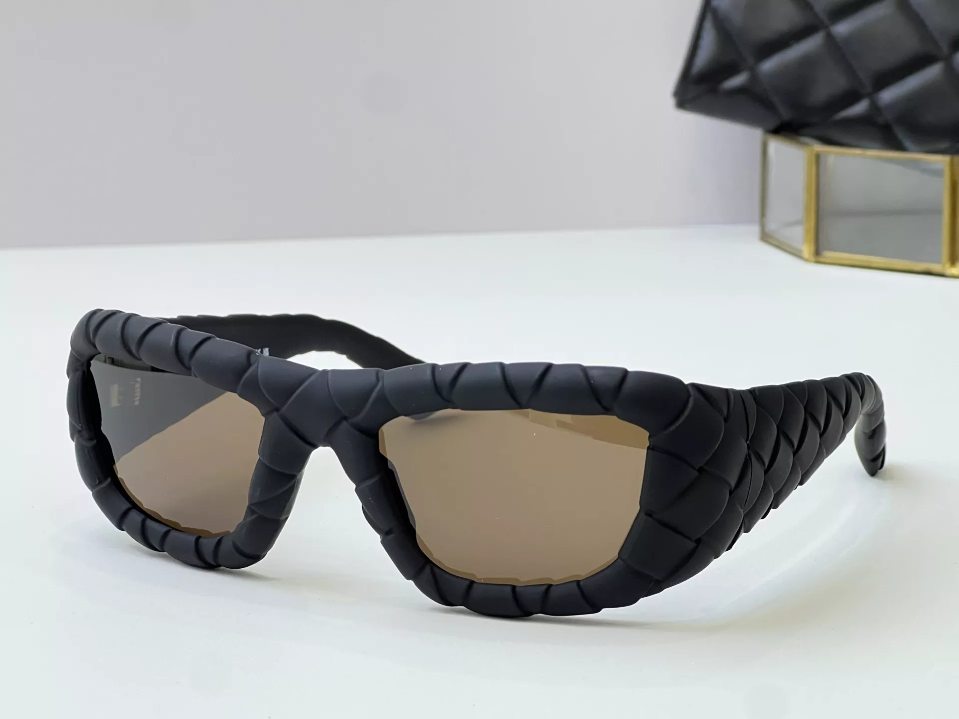 Bottega Veneta AAA Quality Sunglasses Practical 8705