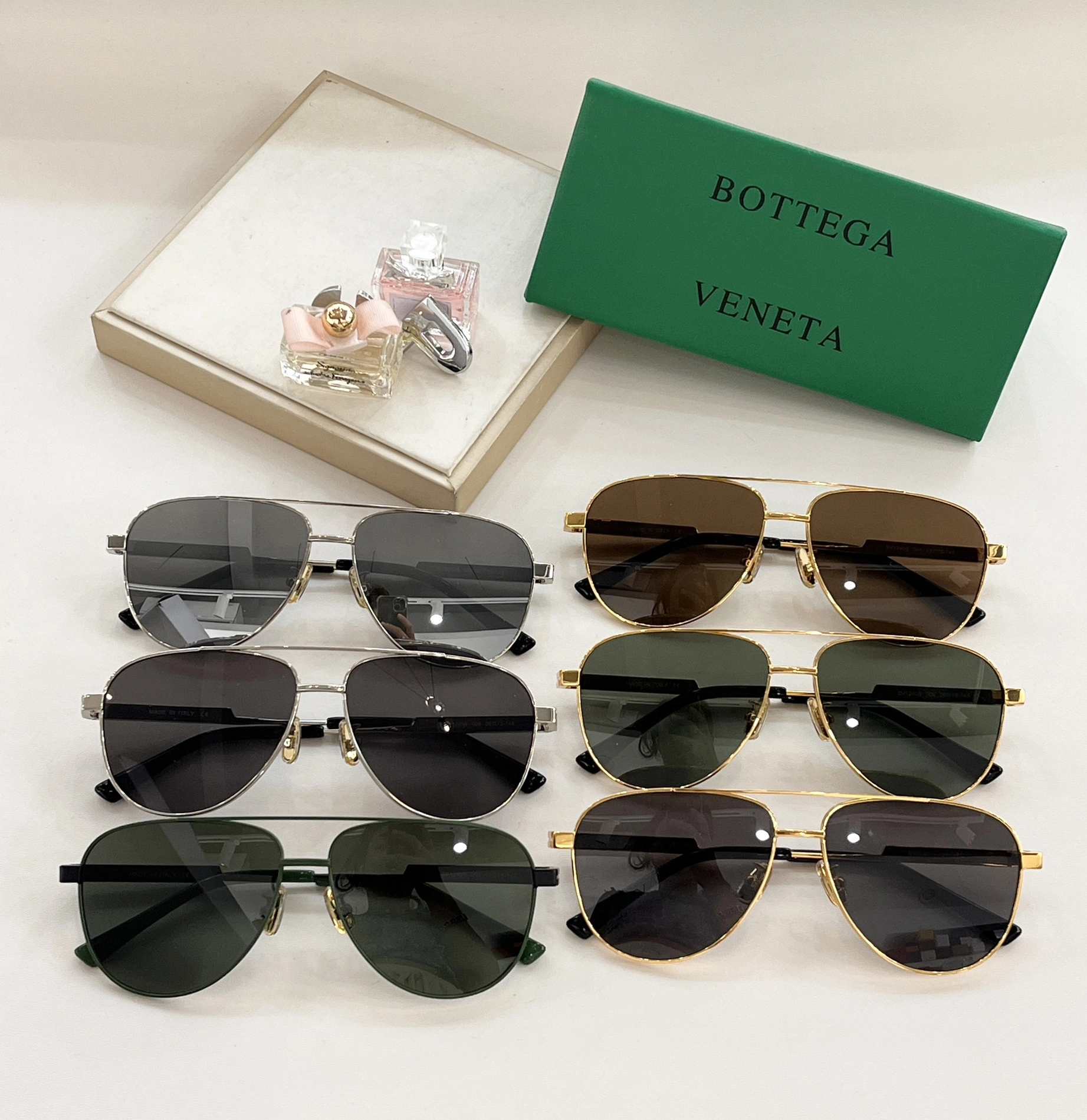 Bottega Veneta AAA Quality Sunglasses Stylish 3285