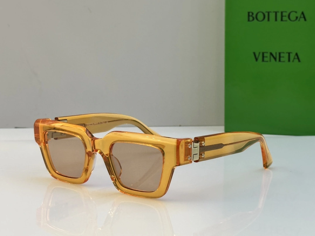 Bottega Veneta AAA Quality Sunglasses Stylish 9135