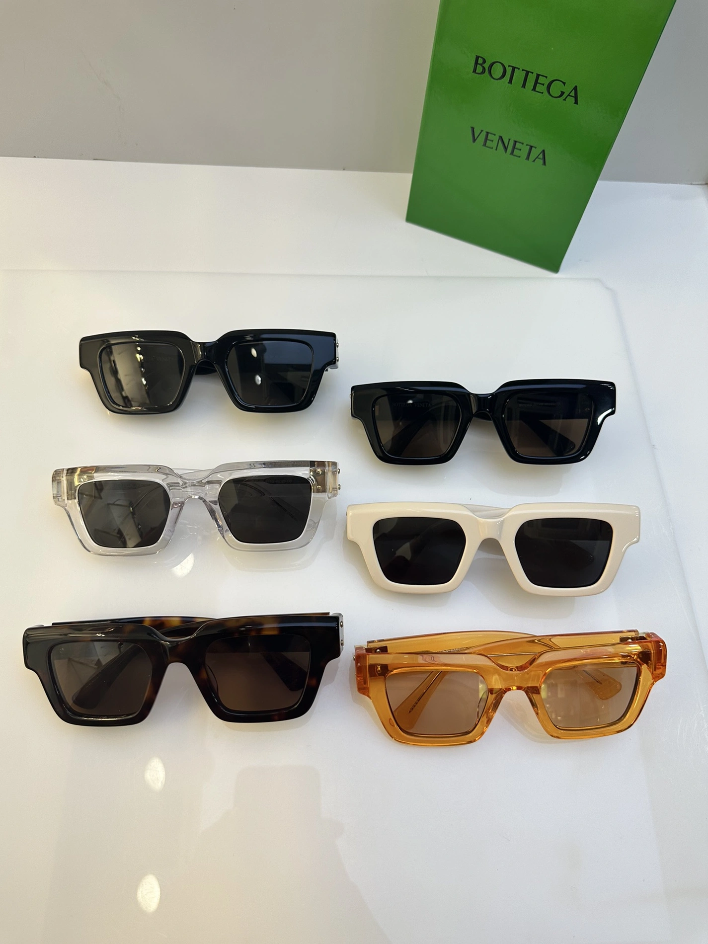 Bottega Veneta AAA Quality Sunglasses Stylish 9135