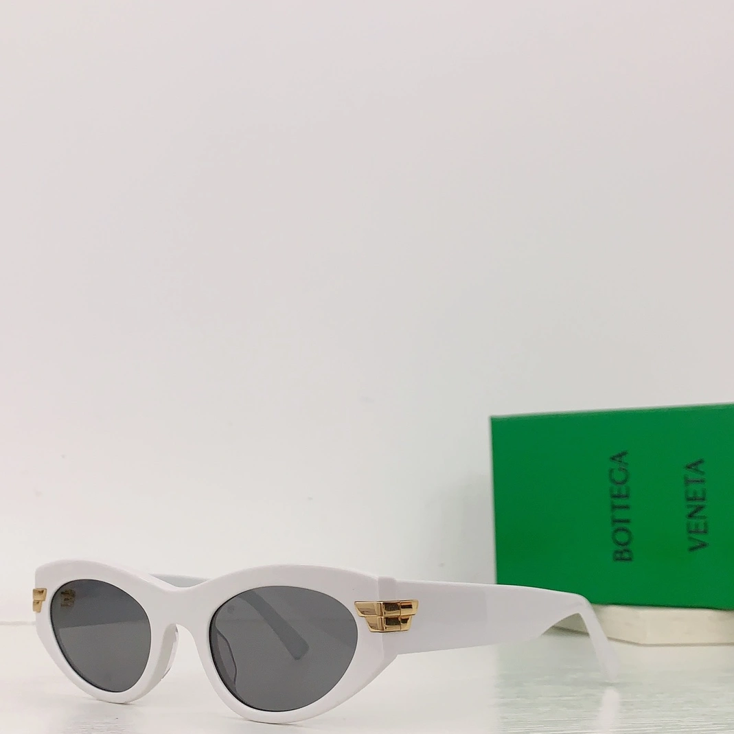 Bottega Veneta AAA Quality Sunglasses Vibrant 3062