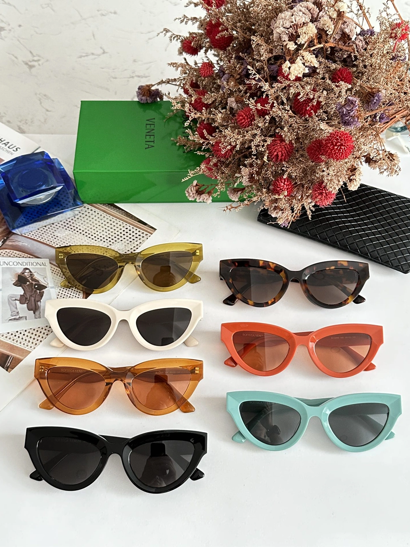 Bottega Veneta AAA Quality Sunglasses Vibrant 9061