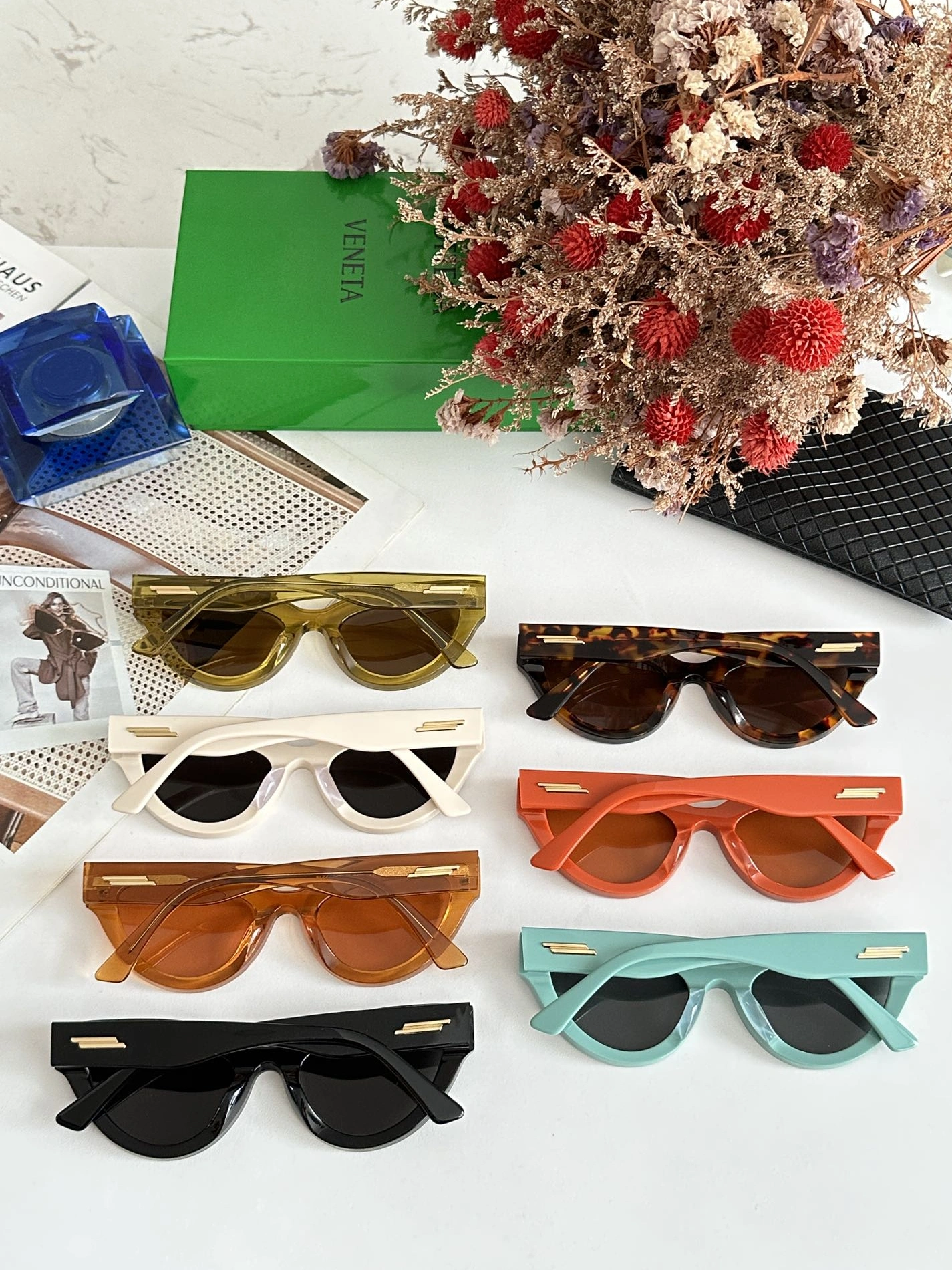 Bottega Veneta AAA Quality Sunglasses Vibrant 9061