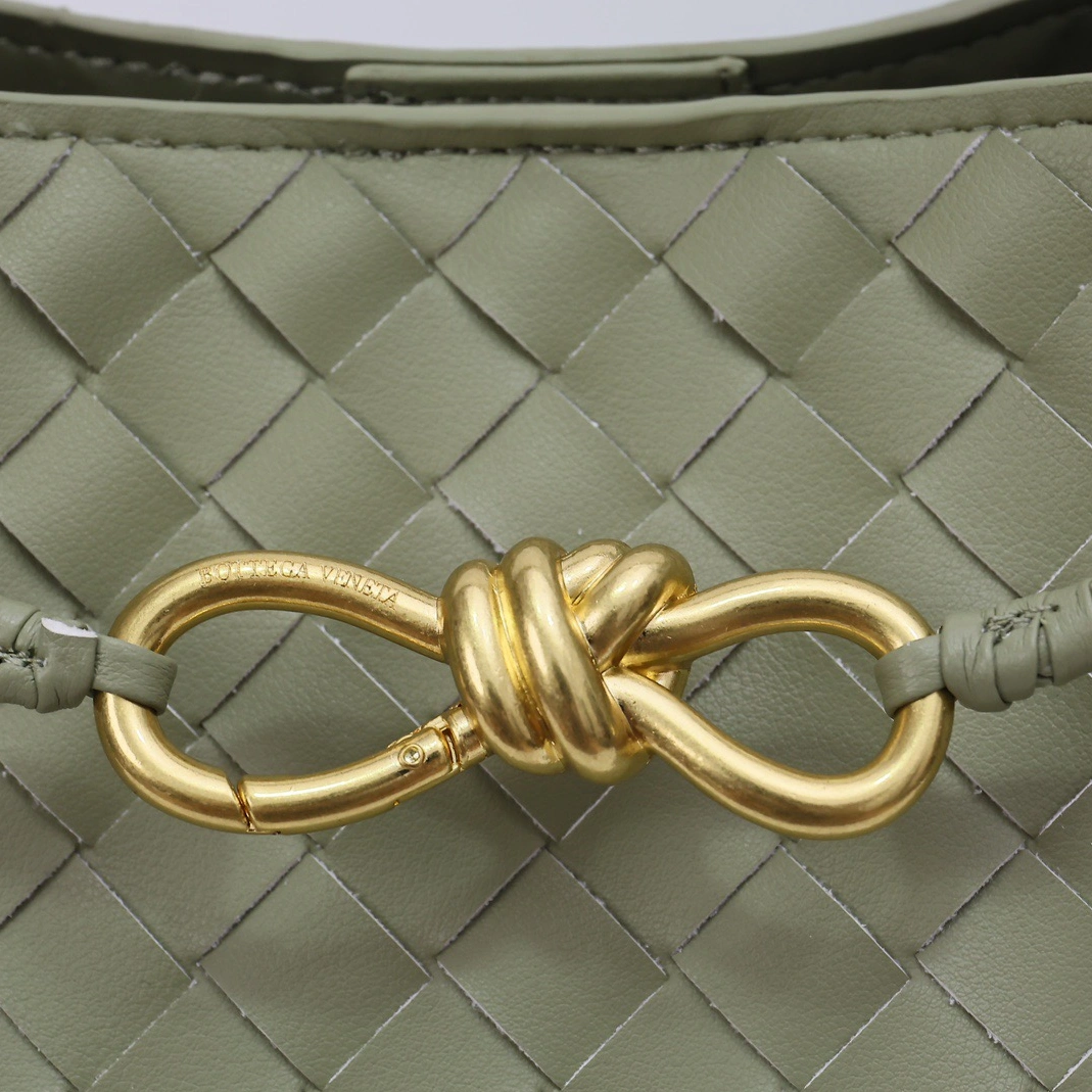 Bottega Veneta BV AAA Quality Handbags For Women Bright 5840