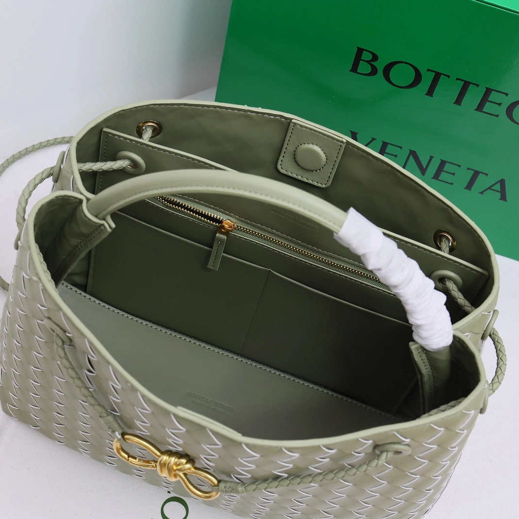 Bottega Veneta BV AAA Quality Handbags For Women Bright 5840