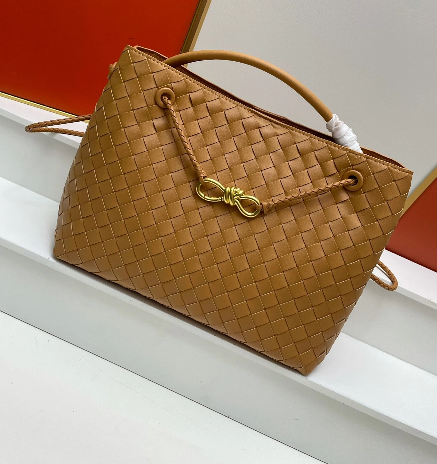 Bottega Veneta BV AAA Quality Handbags For Women Cozy 482