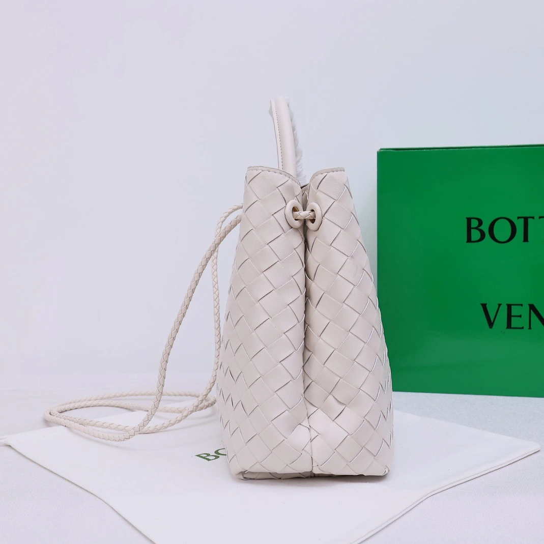 Bottega Veneta BV AAA Quality Handbags For Women Efficient 1085