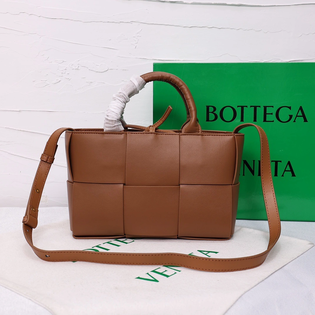 Bottega Veneta BV AAA Quality Handbags For Women Minimalist 9866