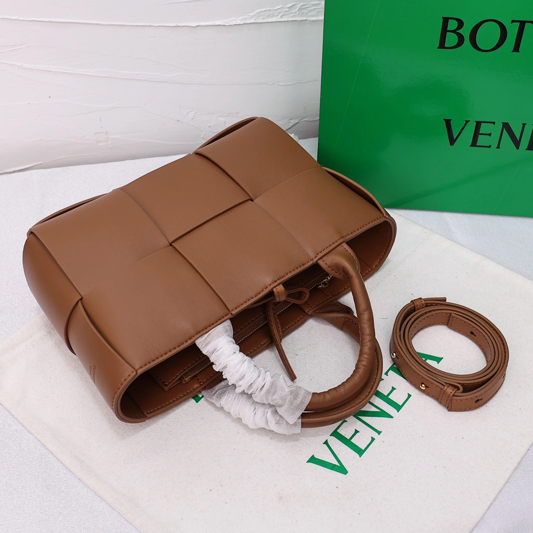 Bottega Veneta BV AAA Quality Handbags For Women Minimalist 9866