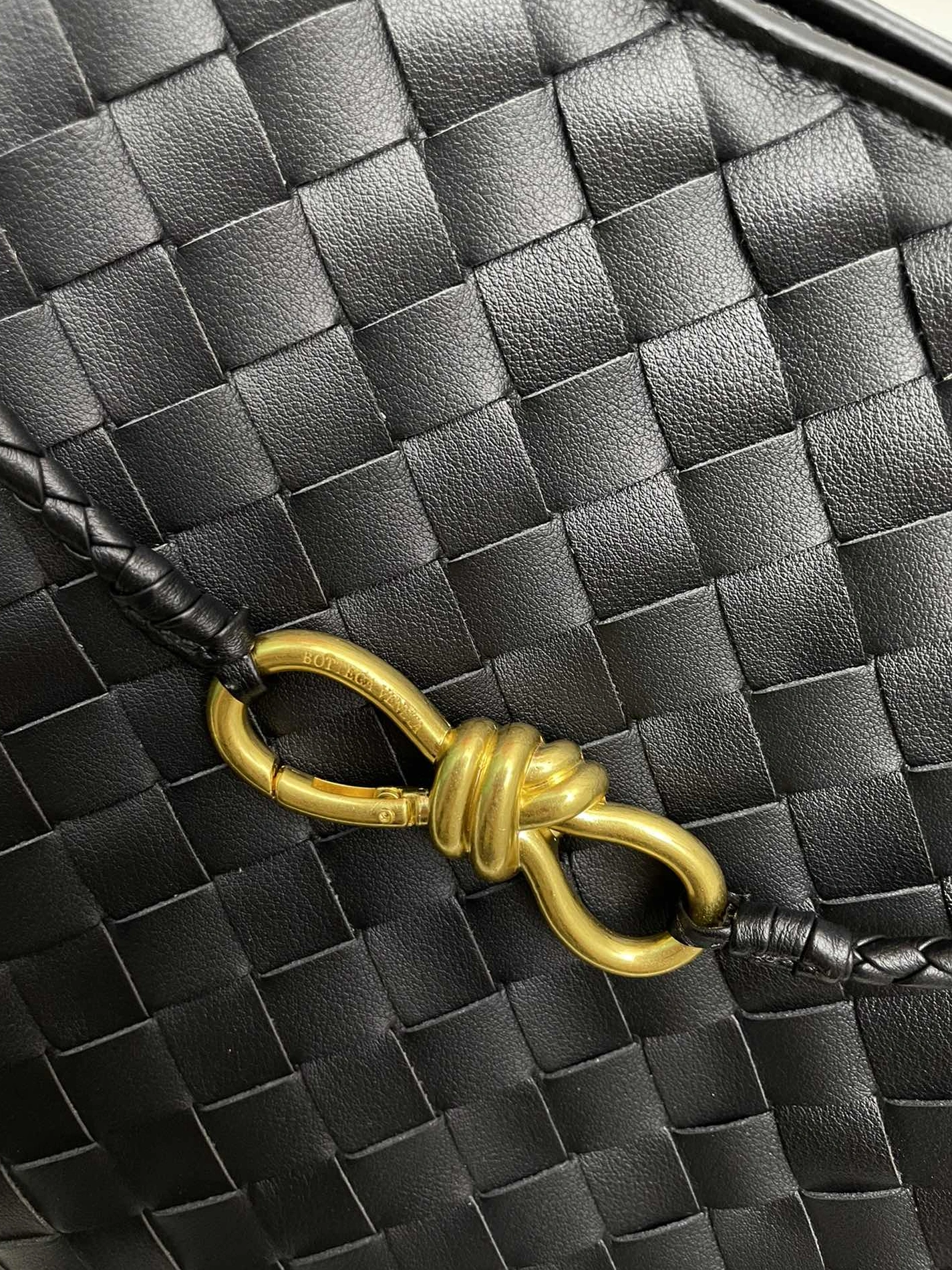 Bottega Veneta BV AAA Quality Handbags For Women Refined 368