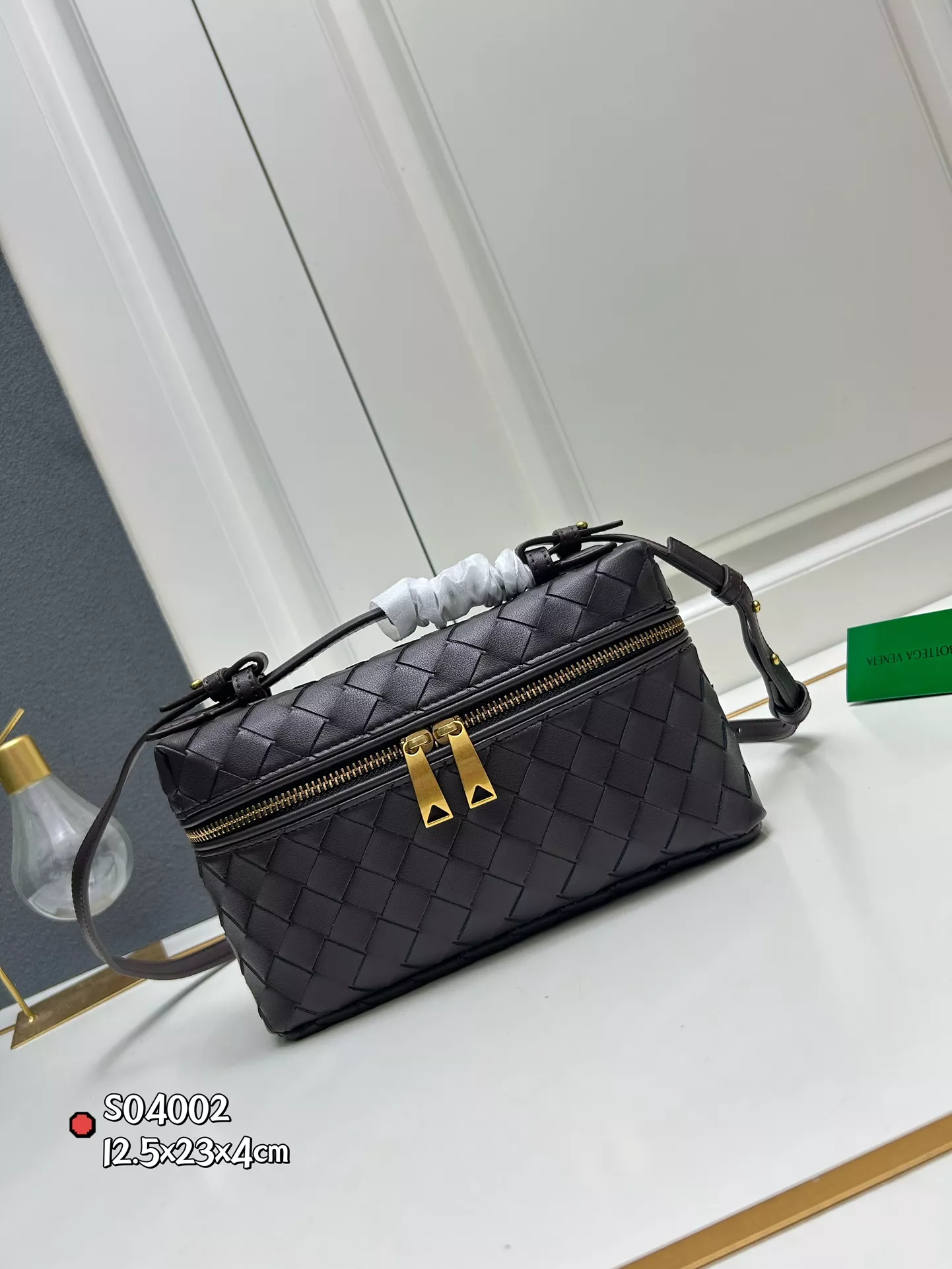 Bottega Veneta BV AAA Quality Messenger Bags For Women Resilient 5478