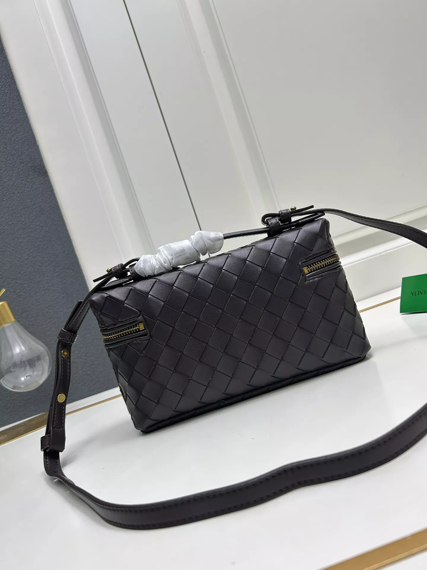 Bottega Veneta BV AAA Quality Messenger Bags For Women Resilient 5478