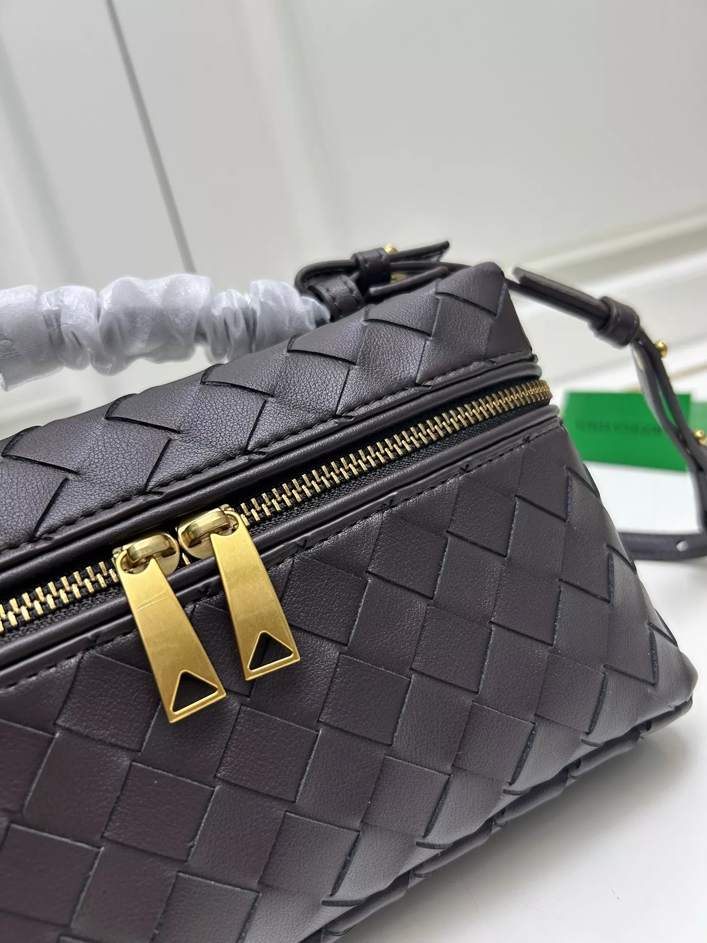 Bottega Veneta BV AAA Quality Messenger Bags For Women Resilient 5478