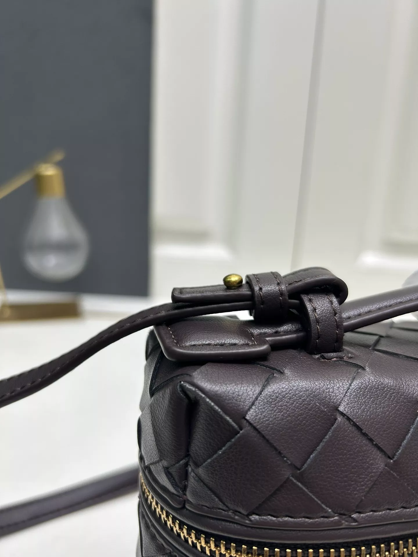 Bottega Veneta BV AAA Quality Messenger Bags For Women Resilient 5478