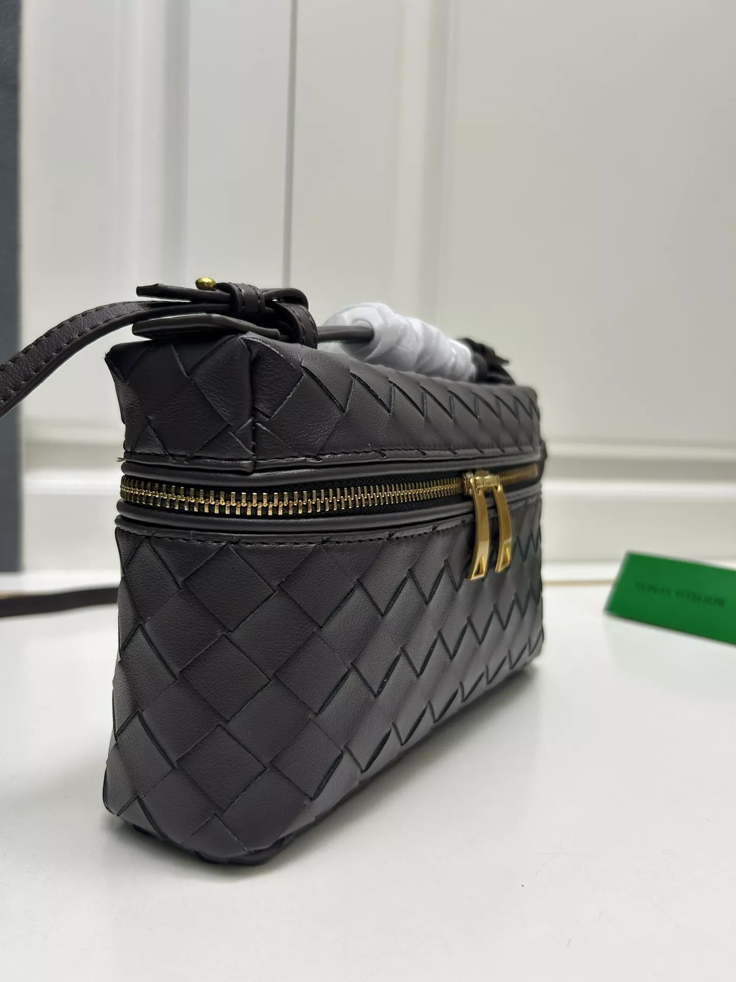 Bottega Veneta BV AAA Quality Messenger Bags For Women Resilient 5478