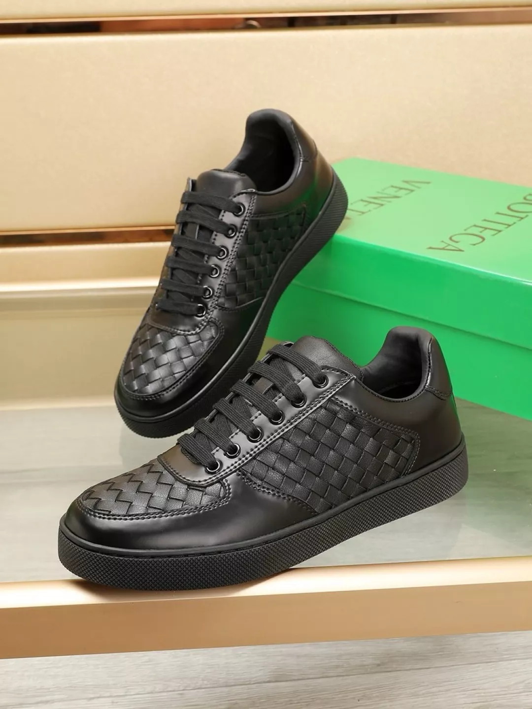 Bottega Veneta BV Casual Shoes For Men Practical 9998