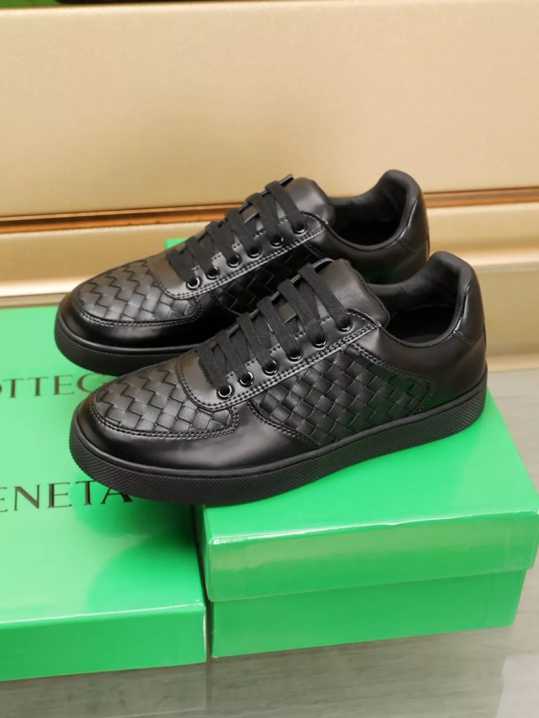 Bottega Veneta BV Casual Shoes For Men Practical 9998