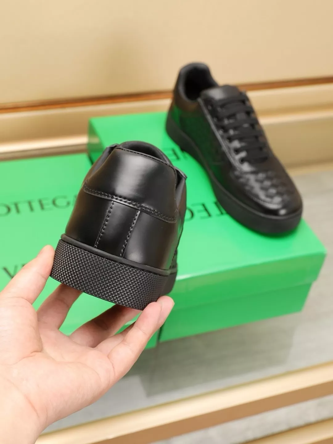 Bottega Veneta BV Casual Shoes For Men Practical 9998