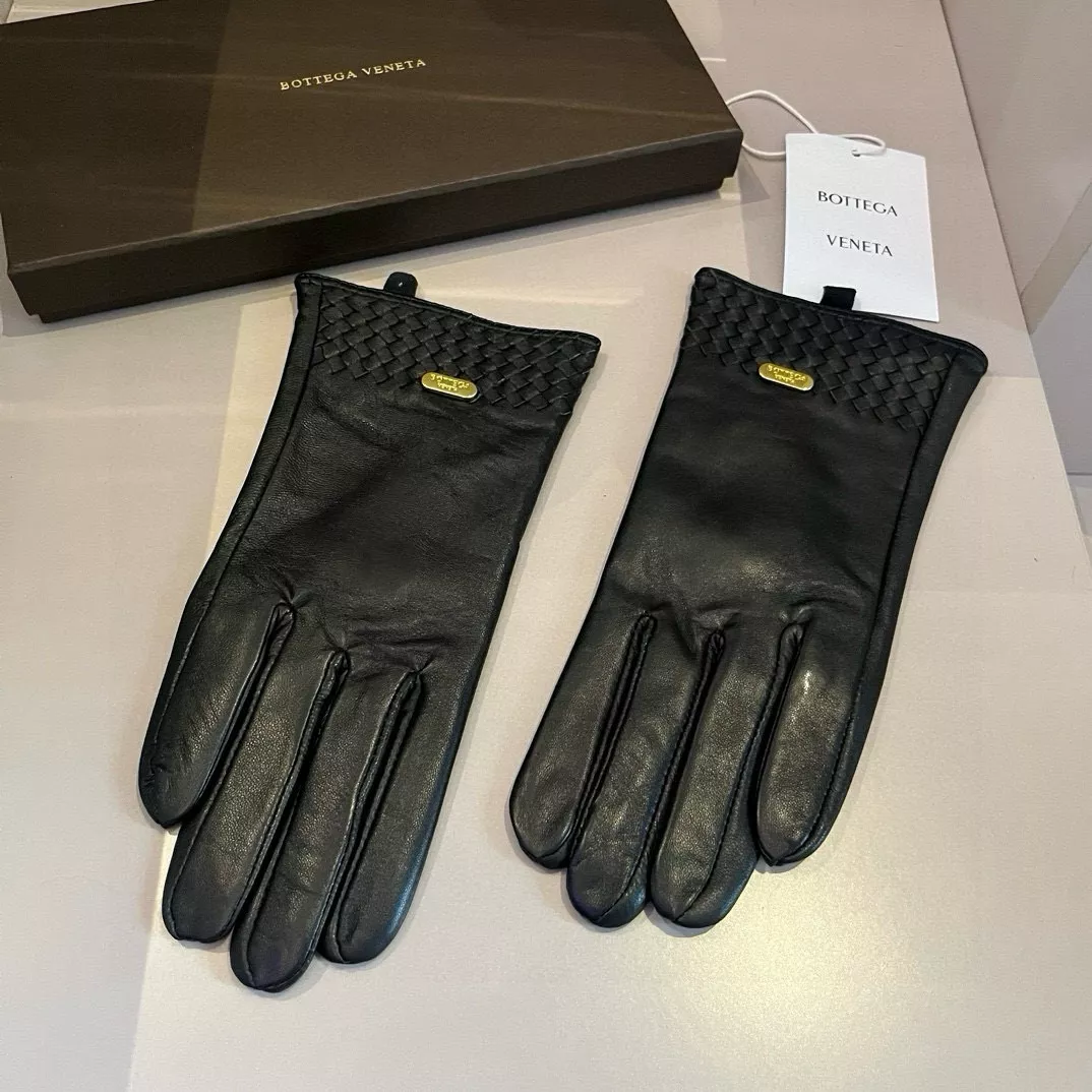 Bottega Veneta BV Gloves For Women Bold 656